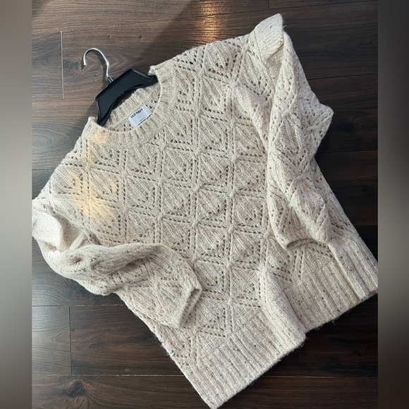 Old Navy Sweaters - Old Navy Ruffle Sleeve Neutral Oatmeal Knit Sweater size XL Adorable